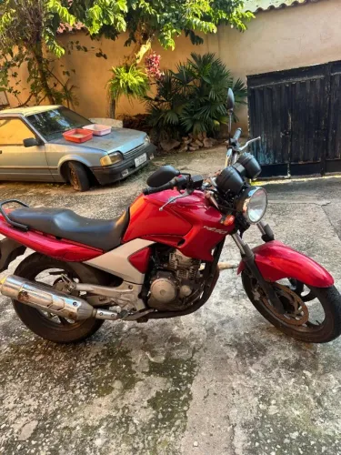 Vendo Fazer 250 ano 2008 vermelha. 7300,00