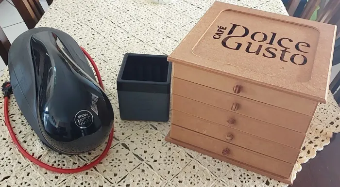 Máquina de café Arno (Nescafé Dolce Gusto) + Suporte para cápsulas + Lixeira