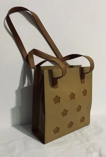 Bolsa tote sacola quadrada couro caramelo 