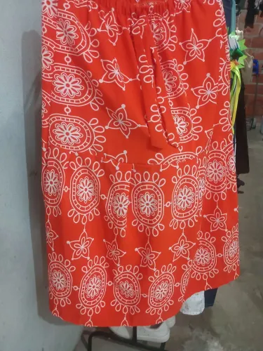 Saia feminina  nova