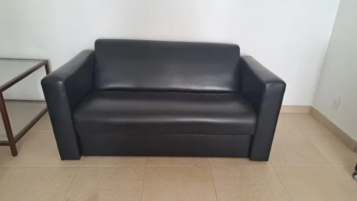 Sofá 2 Lugares em Corino Preto - Compacto 1,50 m