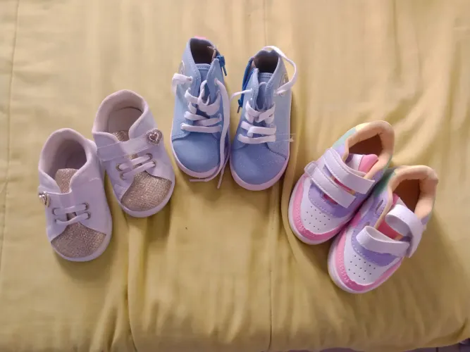 3 pares de tênis para bebê nunca usados, tam 19 e 20