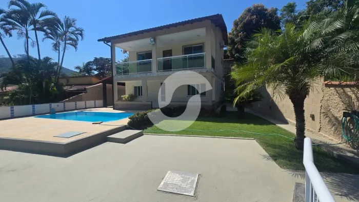 Casa com 4 dormitórios à venda, 300 m² por R$ 680.000,00 - Várzea das Moças - Niterói/RJ