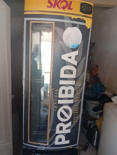 Vendo uma cervejeira skol