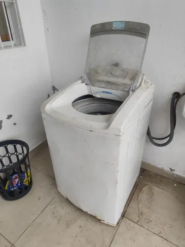 MÁQUINA ELETROLUX 10KILOS 220V