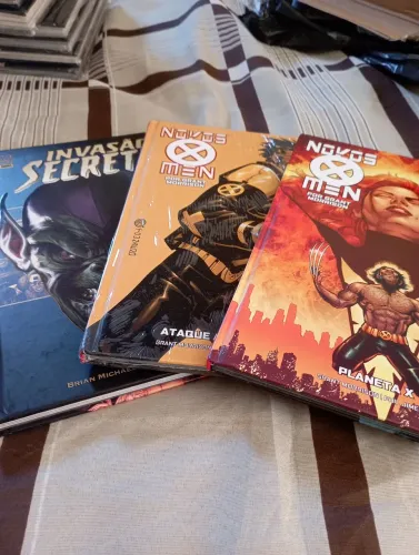 COMBO MARVEL DELUXE INVASÃO SECRETA + NOVOS X-MEN DELUXE VOLUMES 5 E 6