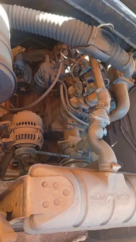 Vendo troco motor e câmbio F4000
