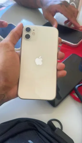 iPhone 11 64GB