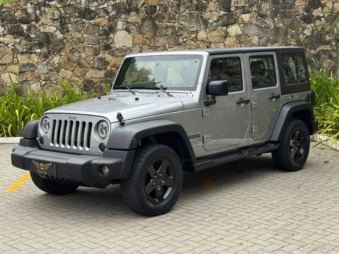 Jeep Wrangler Unlimited Sport 3.6 V6 284cv 4P 2015