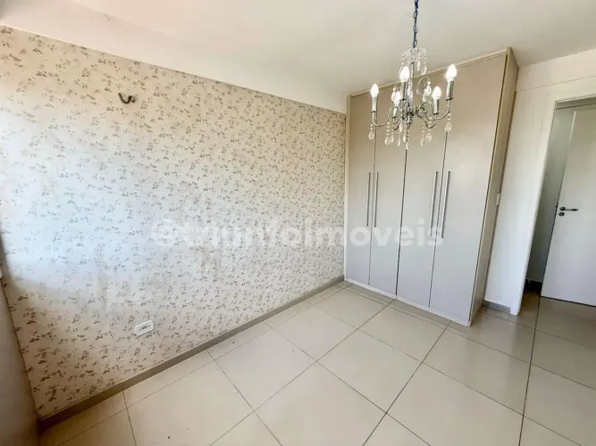 Apartamento a venda no Jóquei com 3 Suítes