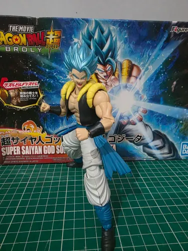 Model Kit Figure Rise Bandai GOGETA SUPER BLUE AND BASE
