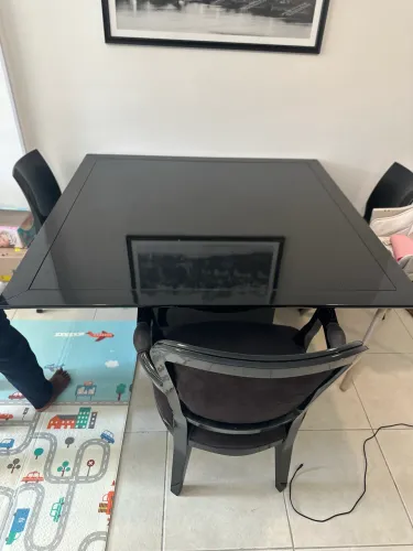 Mesa laca + cadeiras + poltrona