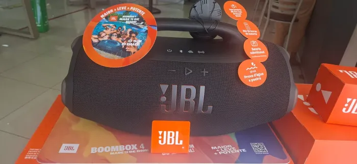 Caixa de som JBL boombox 4 até 210W