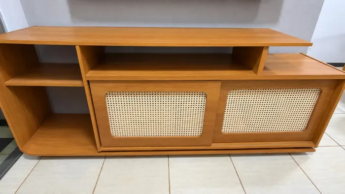 Rack de madeira para TV até 75 polegadas