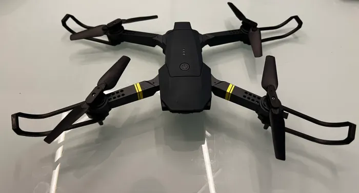 Drone Eachine E58. 