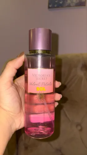 Victoria?s Secret velvet petals sol- 2 dedos de uso. Edição limitada