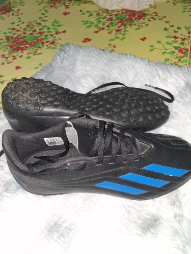 Venda-se chuteira original adidas pra campo grama sintética