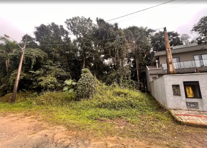 Terreno a 700m da praia em Mariscal - Bombinhas 325m²