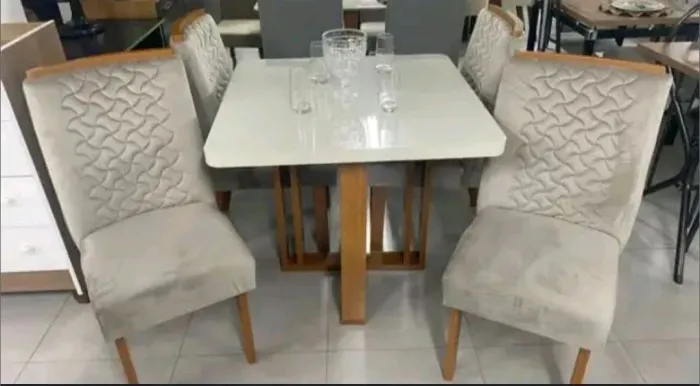 Mesa de jantar polar com 4 cadeiras veludo cinza ou bege 