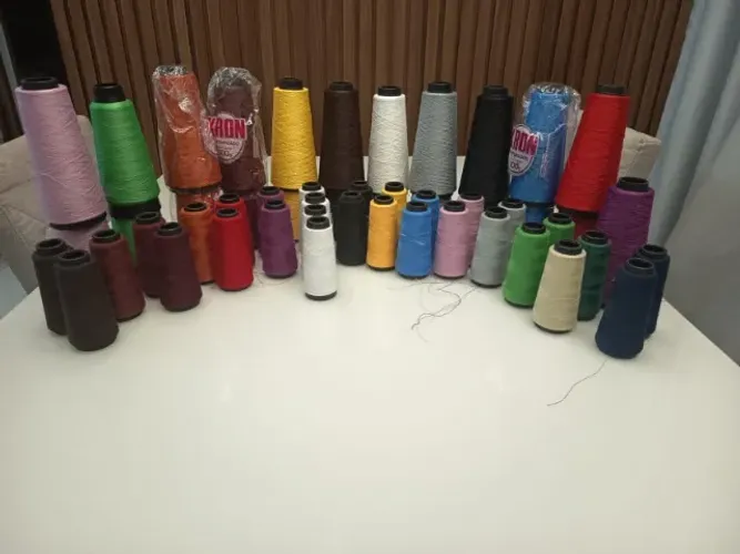 Maquinas de Costuras Overlock + Reta + Linhas