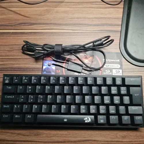 Teclado Redragon FIZZ RGB PRETO SWITCH MARROM