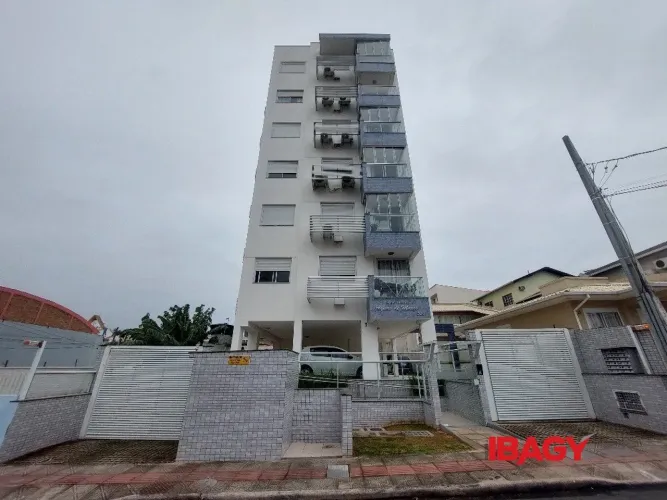 Excelente Apartamento 3 dormitório(s) em Barreiros - São José