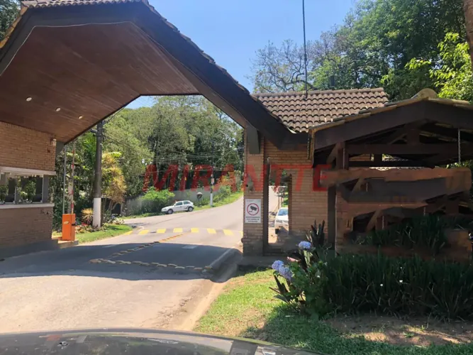 Cond. fechado em Serra da Cantareira