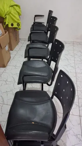 Longarina de 5 lugares com braço de apoio