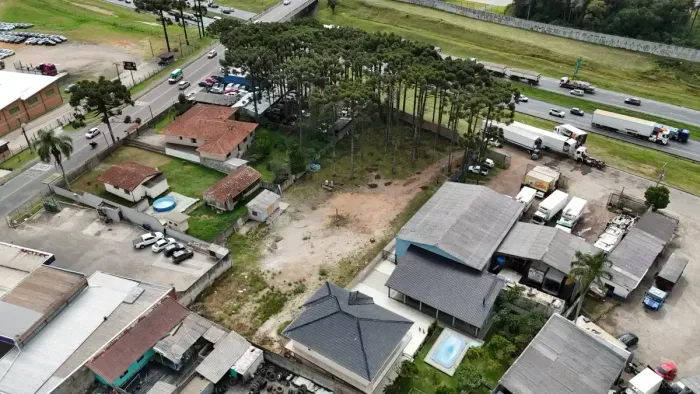 Terreno com 2.247,89m²