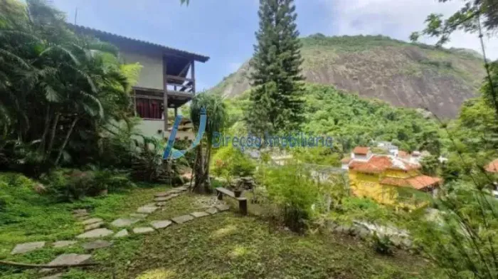 Casa triplex com 5 quartos à venda, 354m² na Lagoa, Rio de Janeiro/RJ