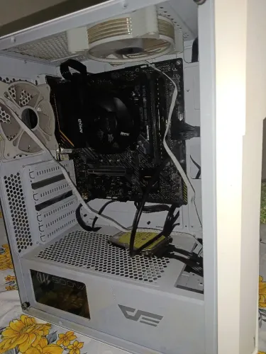 Setup gamer quase completo