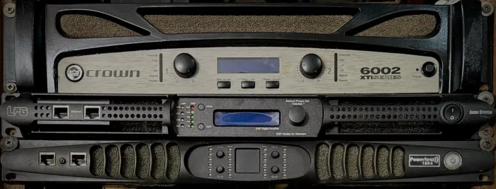 Amplificadores Crown XTI 6002 e LPG.