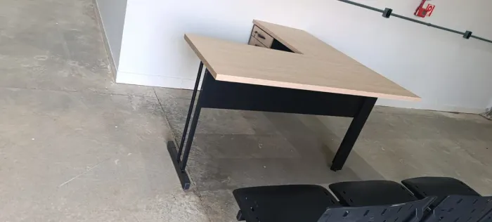 Mesas em L com gaveta 150x150