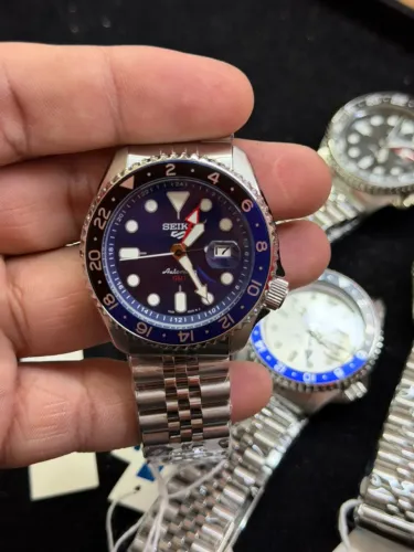 Relógio Seiko 5 GMT Automático Designer Esportivo Elegante Envio Correios