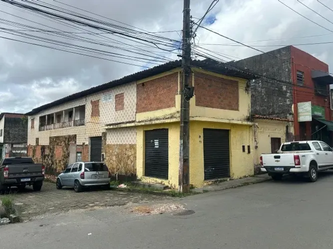 Prédio comercial. Camboa