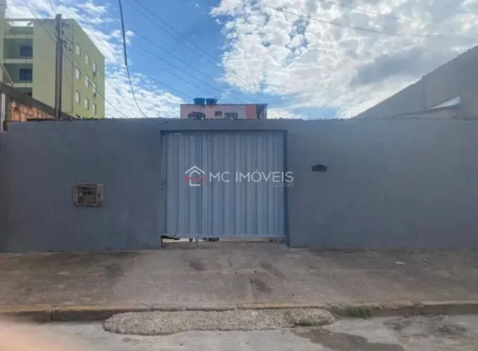 Casa com KitNets à Venda na QNN 2 Conjunto F - Ceilândia Centro