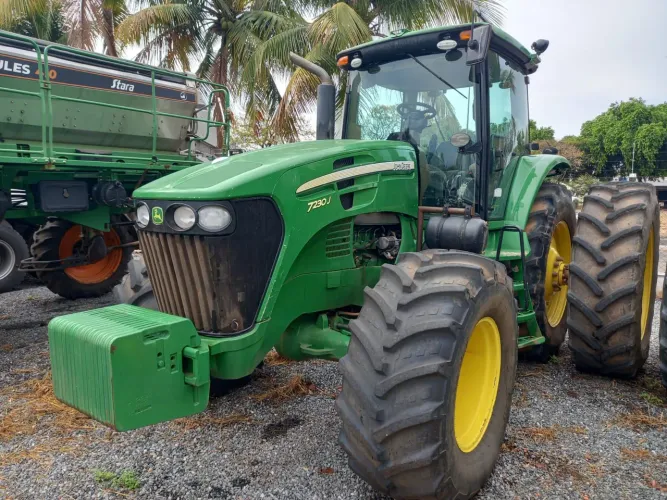 Trator John Deere 7230 230 CV Ano 2022 