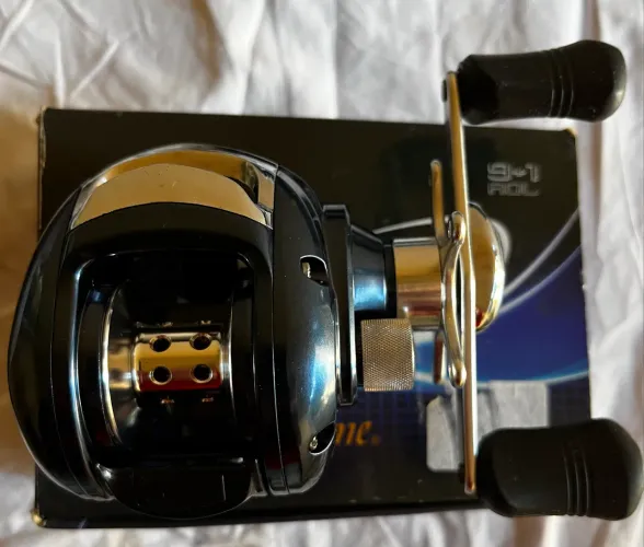 Carretilha de Pesca Perfil Baixo Yume Waters 10000SS - Na Caixa