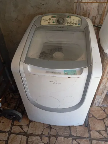 Máquina de lavar 12 kilos funcionando