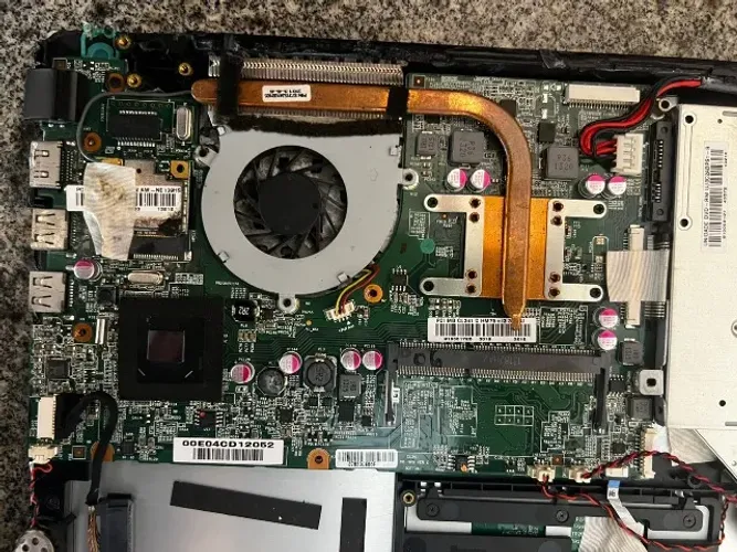 Placa mãe notebook CCE WIN ULTRA THIN T345