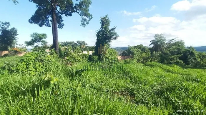 Lote com 2064m² á venda em São José da Lapa.