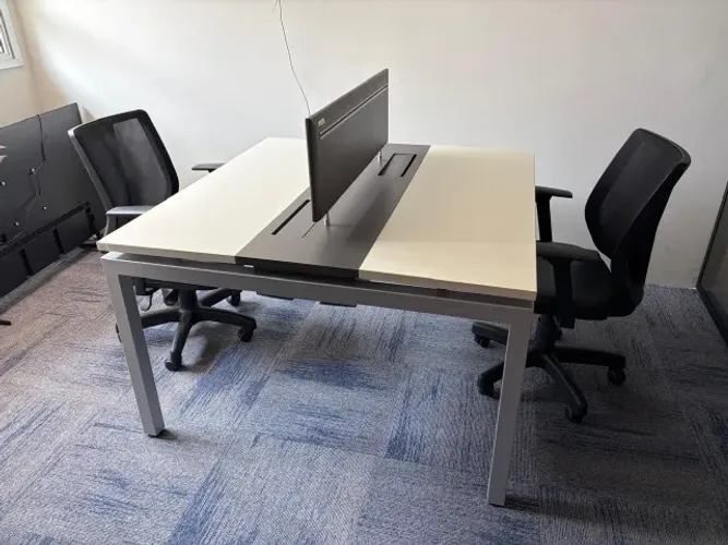 Estação de trabalho para 2 pessoas