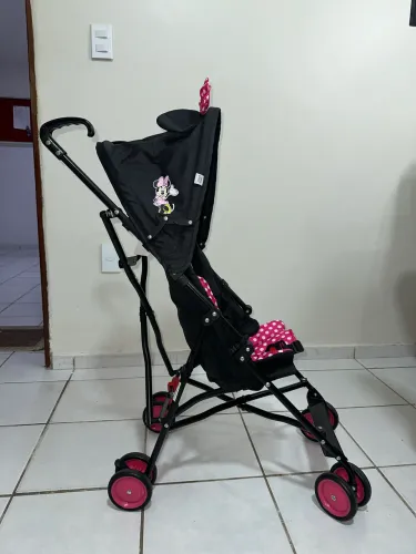 Carrinho de bebê guarda chuva Disney 