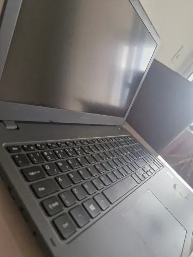 Notebook Samsung Essentials E30