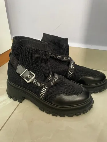 Bota Schutz 
