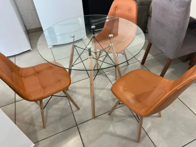 Mesa de jantar com tampo de vidro redondo com 3 cadeiras