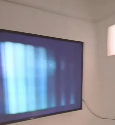 Vendo tv 43 polegadas com defeito na imagem