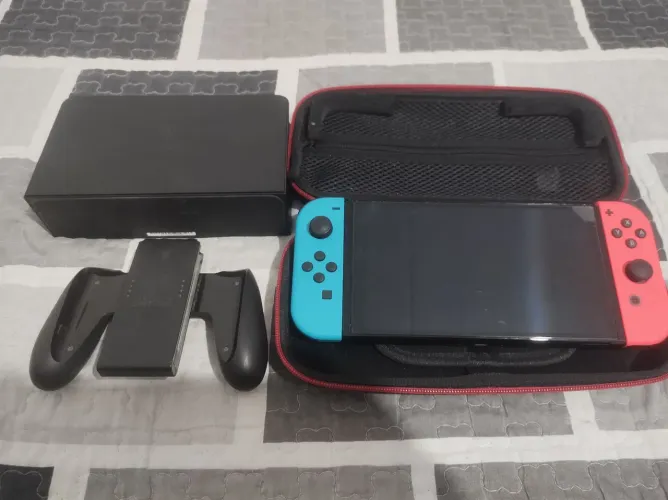 Switch OLED 64GB - Kit completo original + jogos
