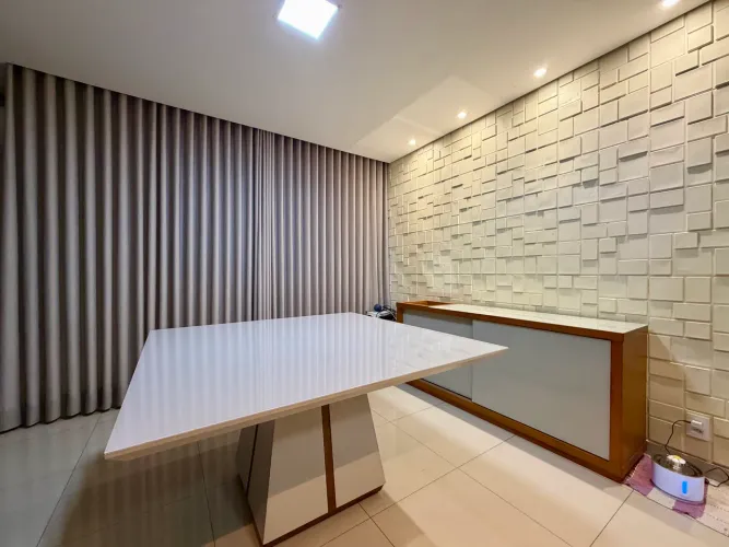 Conjunto de Mesa de Jantar Quadrada e Buffet 