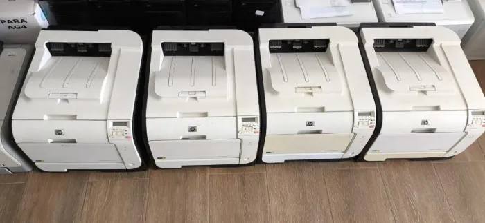 Impressora lote 4 impressoras LaserJet Pro M451dw para peças